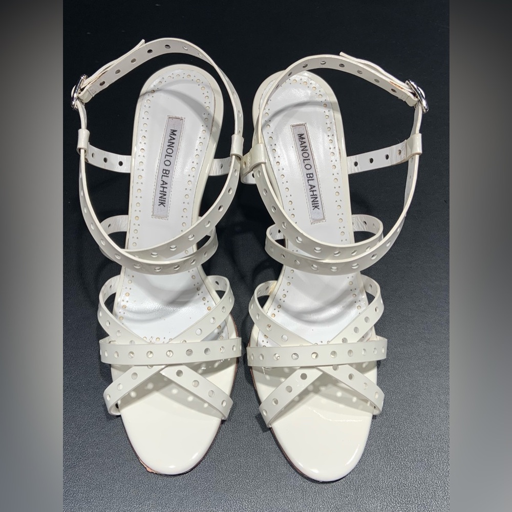 VGUC Size 40/9 Manolo Blahnik Demure White Patent Sandals